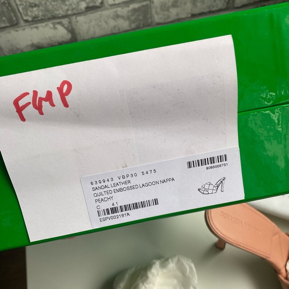 SOLD - Bottega Veneta Rubber Lido - Picture 5 of 5